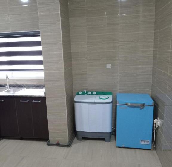 اتاق لوکس با بالکن, Od V!ck S Classic, Wuse 2 Extension, Upscale Jahi District Wifi,24hr Power,security, Dstv