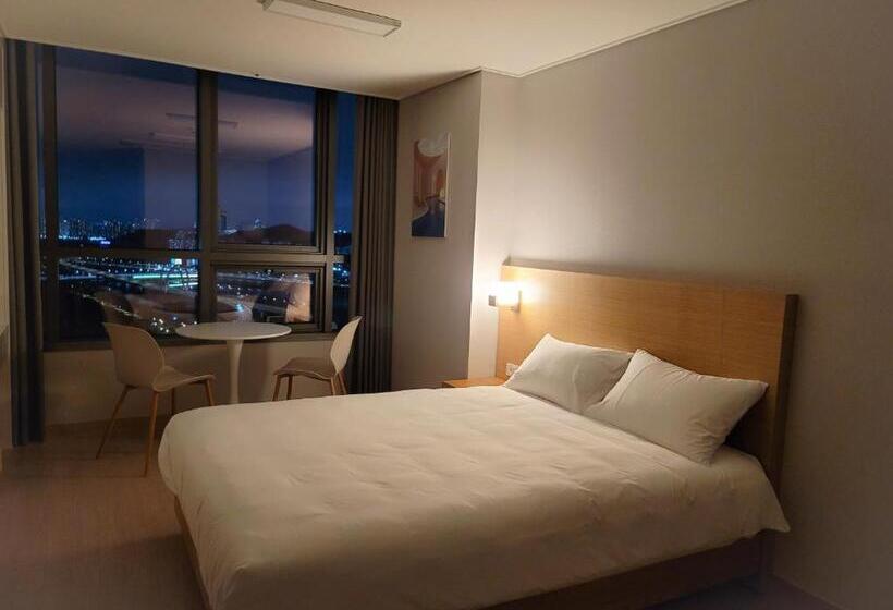 标准间, Dahlbit Stay