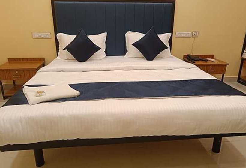 Номер Deluxe, Fabhotel Mint Park   Nr Nmims College