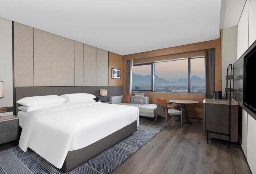 Номер Deluxe с Видом, Sheraton Pujiang