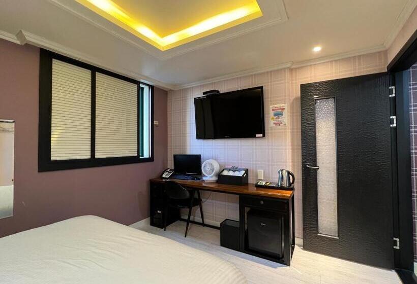 Номер Стандарт, Jjak Motel