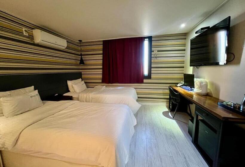 Номер Стандарт, Jjak Motel