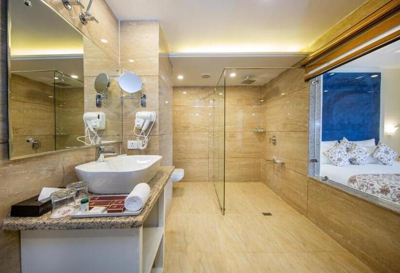Номер Deluxe, Arco Hotels And Resorts Srinagar