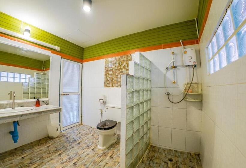 غرفة ديلوكس مزودة بشرفة, Happy Garden Resort Betong
