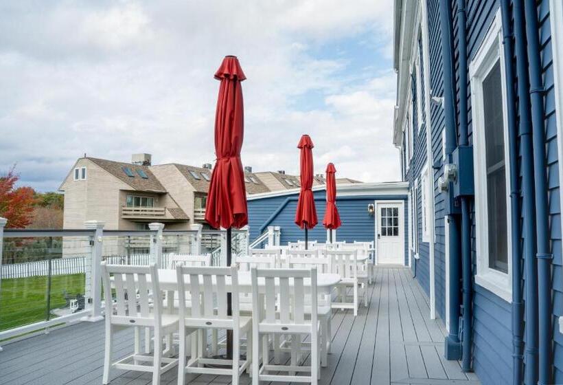 패밀리 스위트, 935 Ocean, A Beachside Inn
