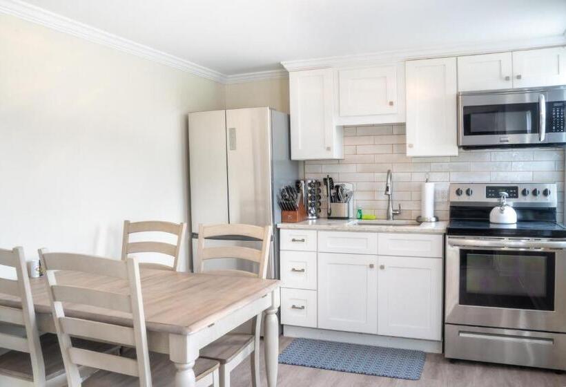 패밀리 스위트, 935 Ocean, A Beachside Inn