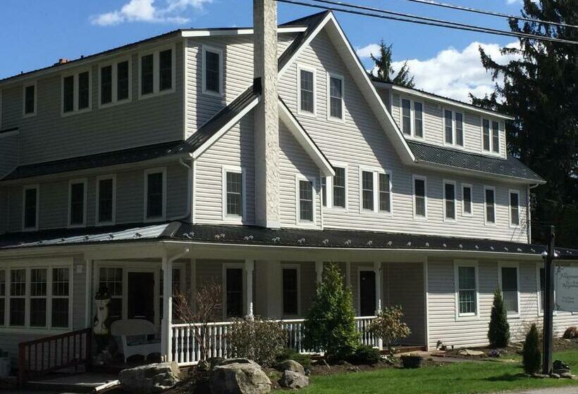 이코노미 룸, The Frogtown Inn