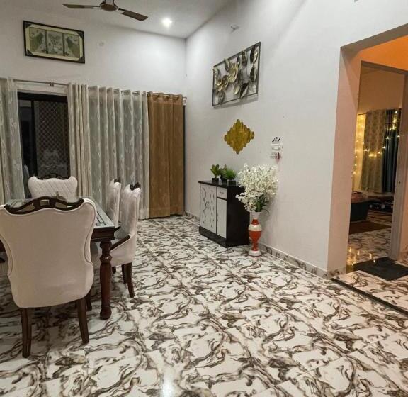 Люкс 2 Спальни, Srivan Homestay