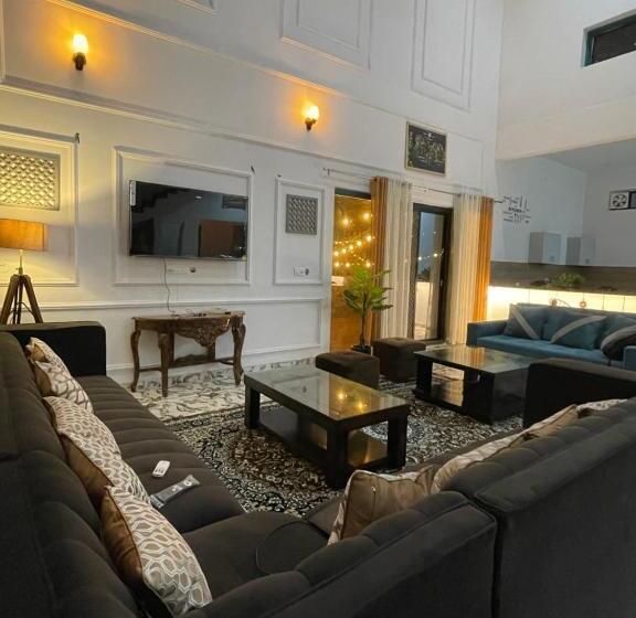 Люкс 2 Спальни, Srivan Homestay