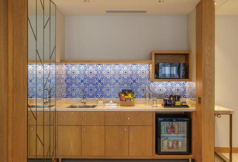 Люкс 2 Спальни, The Astor   All Suites Hotel Candolim Goa