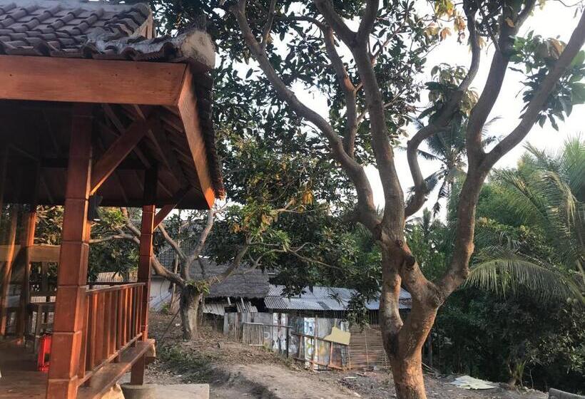 Номер Стандарт с Террасой, Muni S Lombok Bungalow