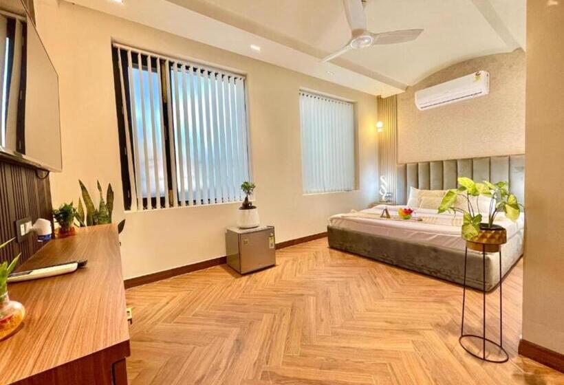 اتاق لوکس, Premium Suites In Malviya Nagar