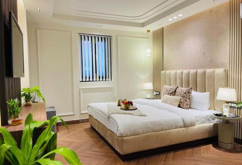 اتاق لوکس, Premium Suites In Malviya Nagar