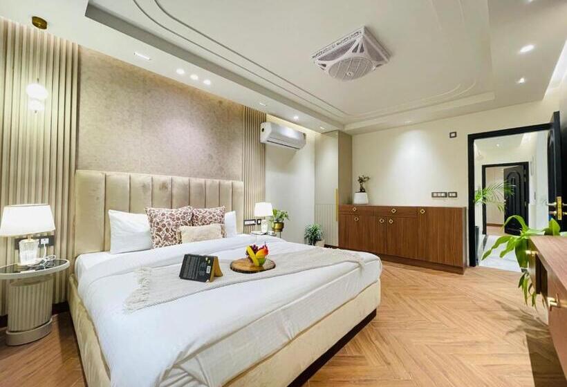 اتاق لوکس, Premium Suites In Malviya Nagar