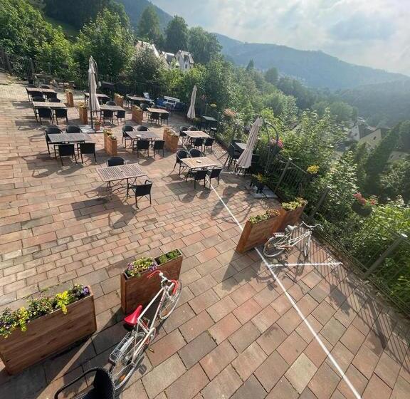 标准三人间, Gästehaus Altena
