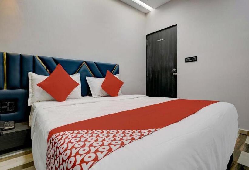 Номер Стандарт, Oyo Flagship Hotel Lavish