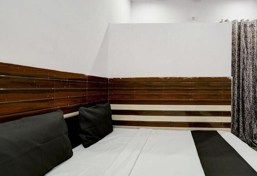 Трехместный Номер Классика, Midtown Guest House