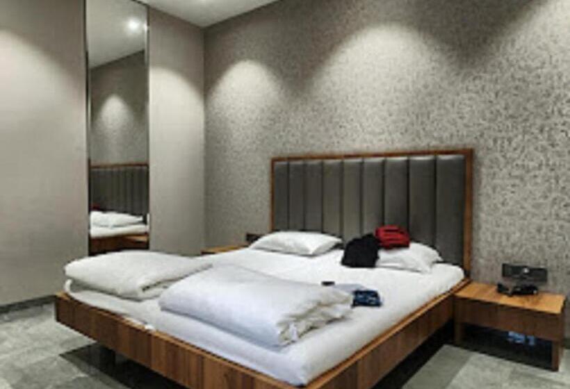 Номер Стандарт, Stayvel Dadar