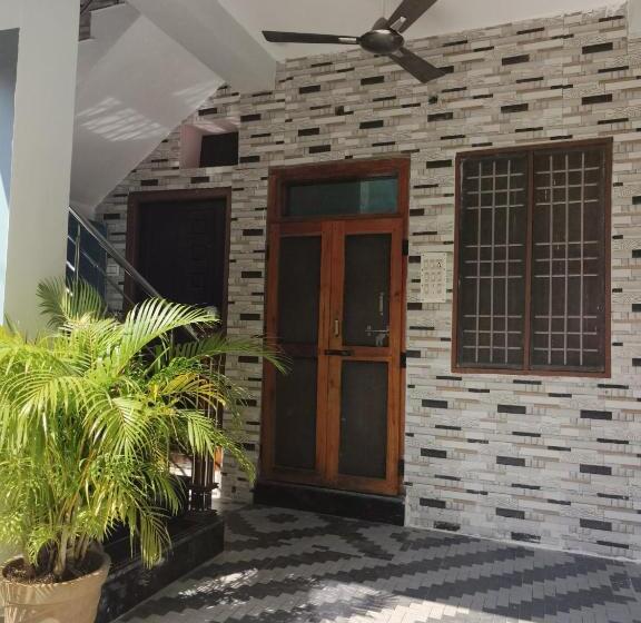 Номер Deluxe, Liya Guest House