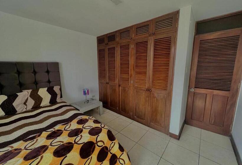 Номер Стандарт, Residencia Monterrico