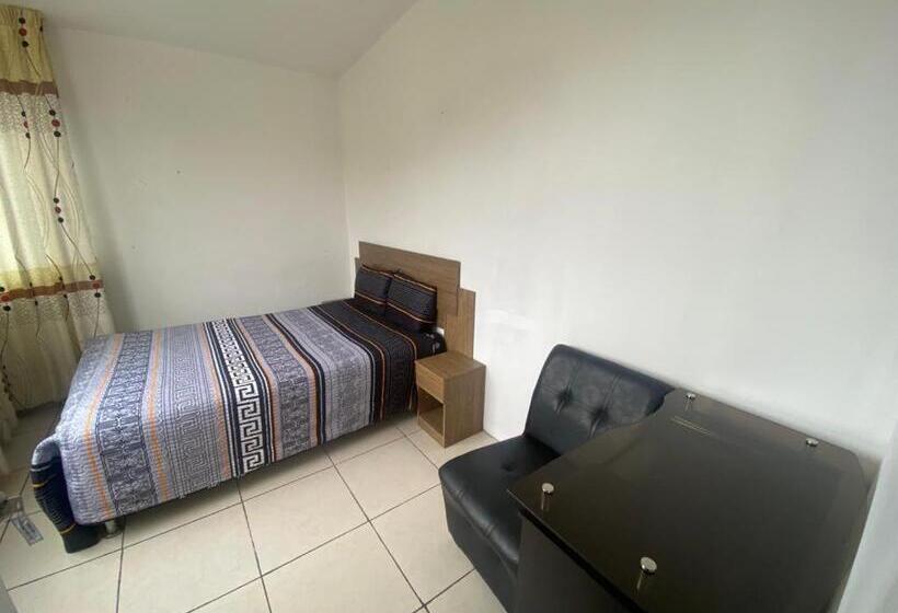Номер Economy, Residencia Monterrico