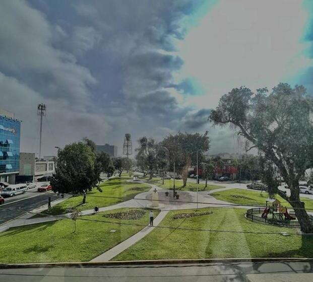 Номер Economy, Residencia Monterrico