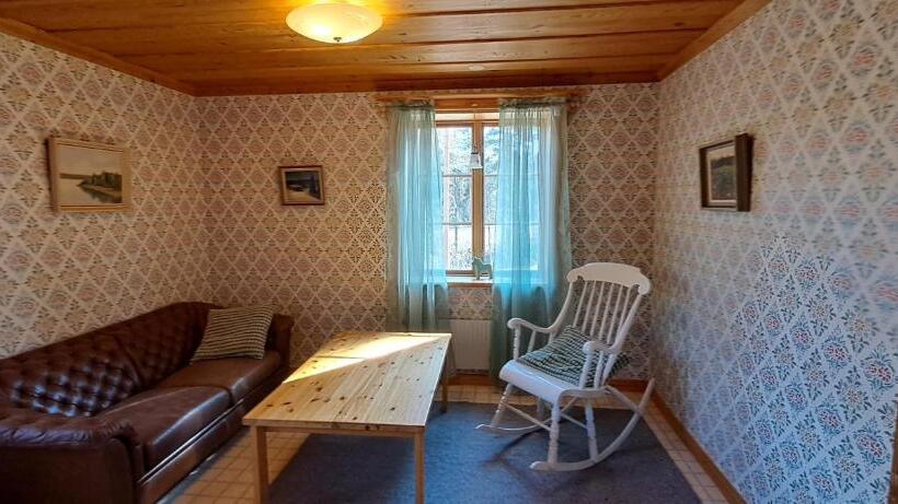 Family Room, Skålsjögården Timber Lodge
