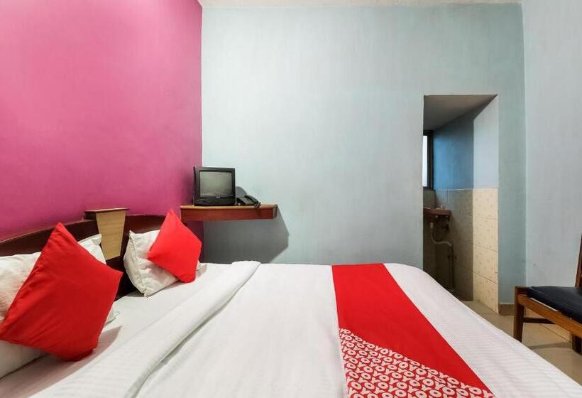 Трехместный Номер Классика, Oyo Flagship Hotel Gowri Lodge