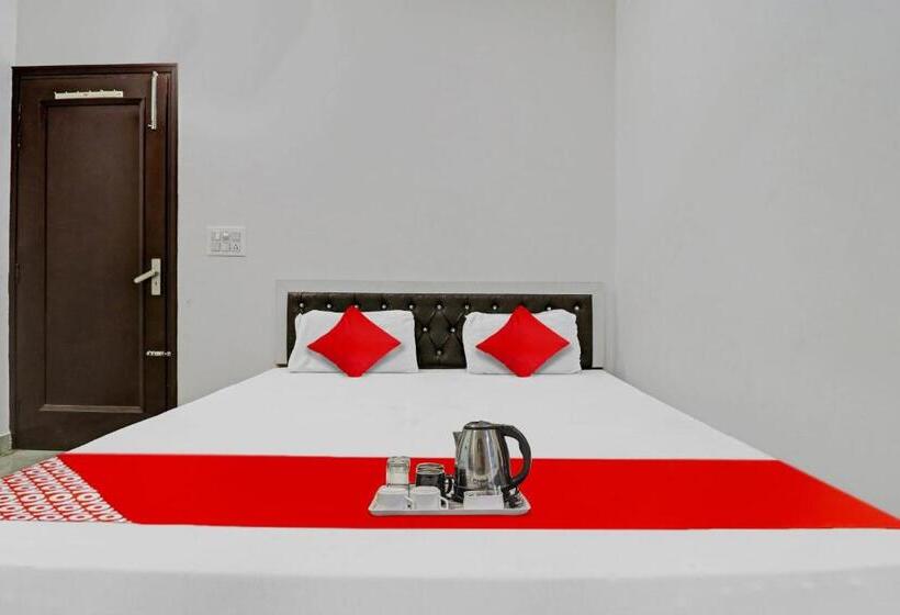 Трехместный Номер Классика, Oyo Flagship Hotel Royal Inn