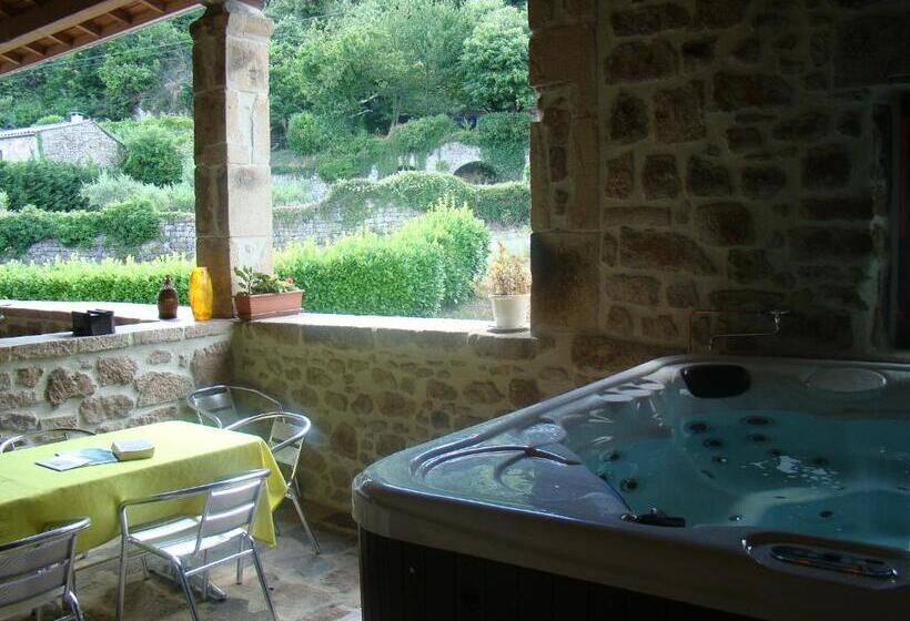 Номер Стандарт, Chambre Comballe Charmante Avec Jacuzzi