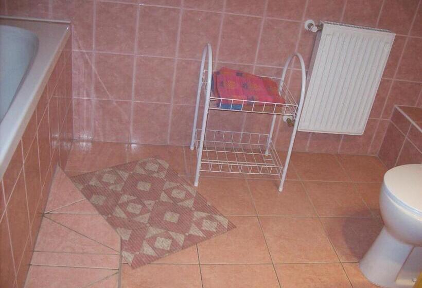 Номер Стандарт, Lila Akác Vendégház