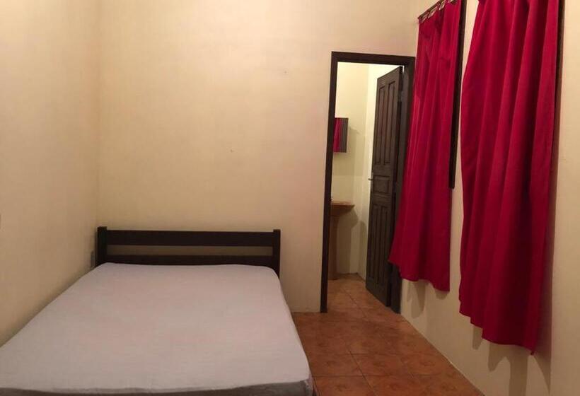 Номер Стандарт Вид на Озеро, Suítes Casa Amarela Da Ferrugem