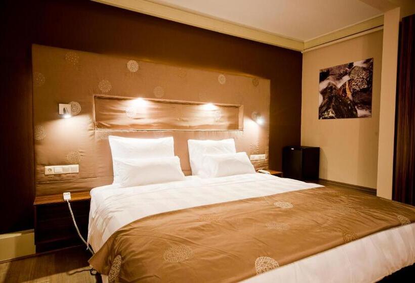Superior suite with terrace, Raadhuis Dinther Suites