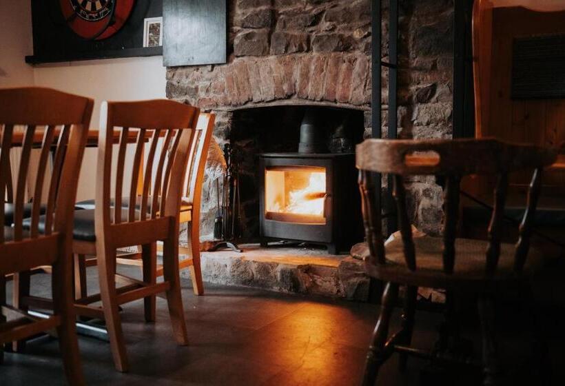 Номер Superior Кровать Кинг, The Fox And Hounds