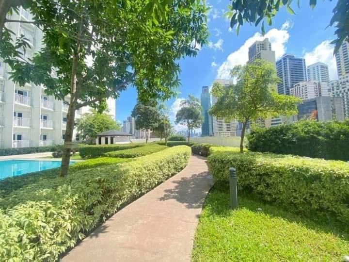 استودیوی استاندارد, Condo In Bel Air, Makati