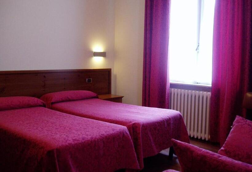 스탠다드 트리플 룸, Albergo Delle Alpi