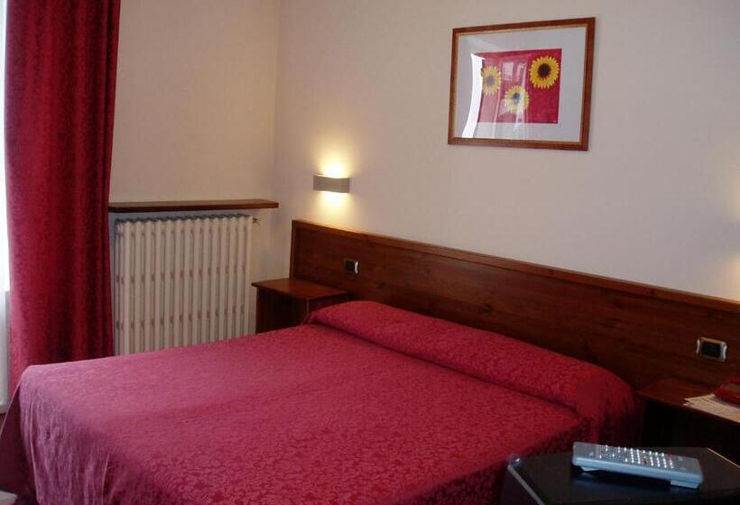 클래식 4인 룸, Albergo Delle Alpi