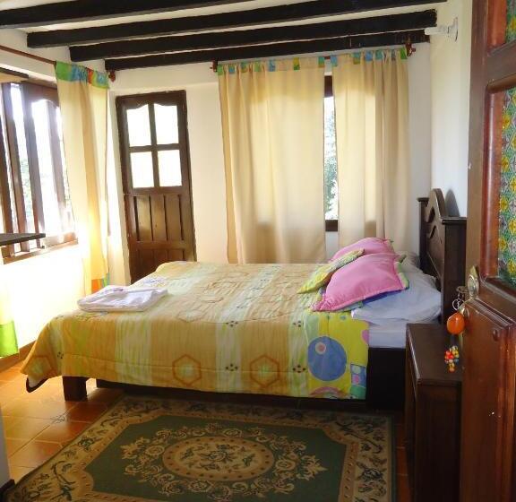 Номер Стандарт с Балконом, Hostal Pachamama