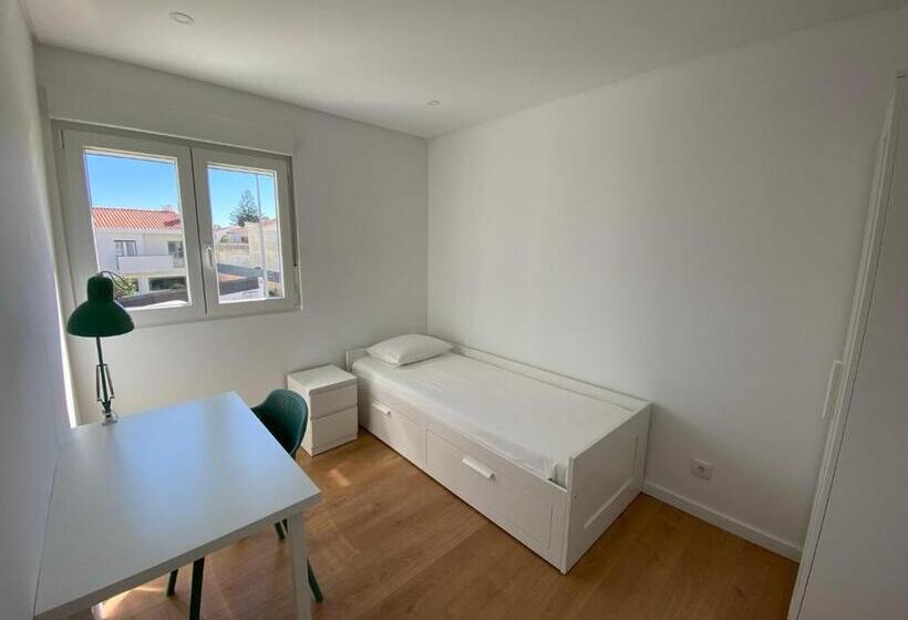 Номер Стандарт Индивидуальный Совместная Ванная, Carcavelos Beach Walking Distance Room