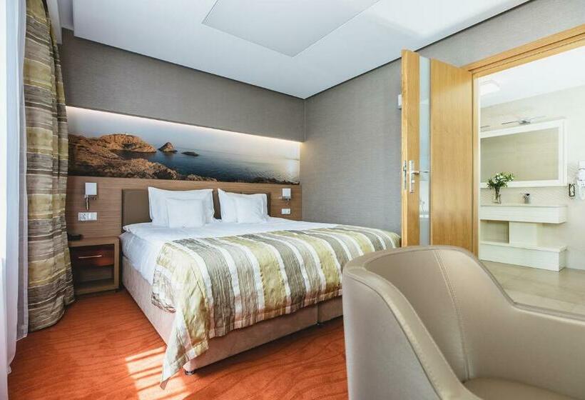 Deluxe Suite, Amazonka Conference And Spa