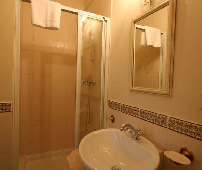 Номер Стандарт Трехместный, Villa Estera   Hotel & Restauracja