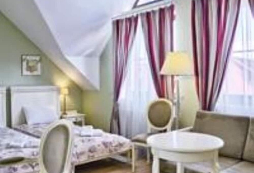 Номер Стандарт Трехместный, Villa Estera   Hotel & Restauracja