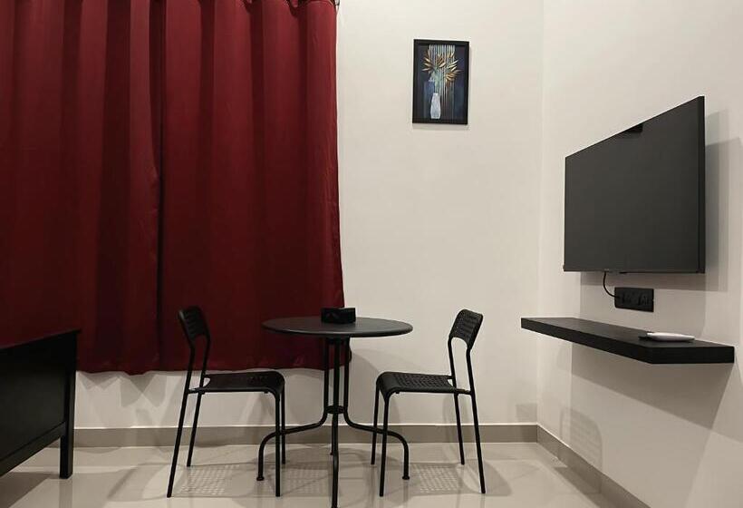 Номер Deluxe Кровать Кинг, Kiana Stays