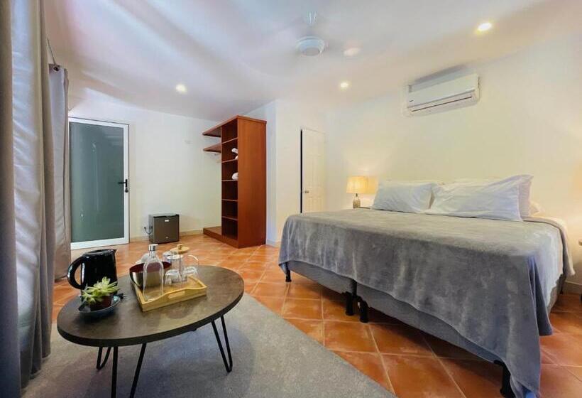 标准间, Lodge Playa Negra