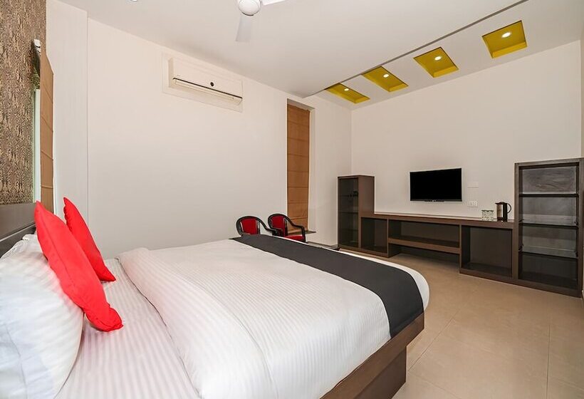 Номер Deluxe, Club 7 Resort And Banquets