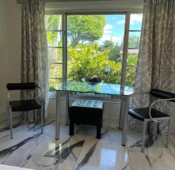 חדר דחוקס עם מיטת קינג, Paradise Gardens Wilton Manors  Male Only