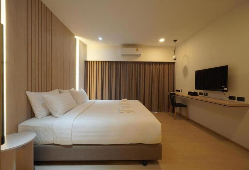 Трехместный Номер Стандарт с Балконом, Alto Hotel M