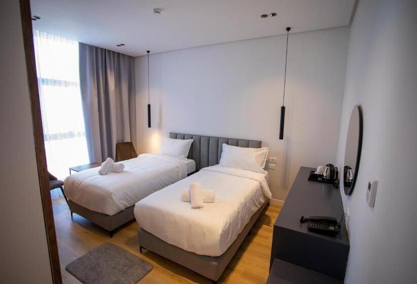 اتاق استاندارد با چشم‌انداز استخر, Resort Zdrava