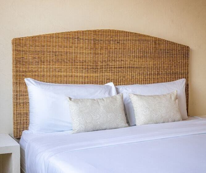 اتاق سوپریور با تخت بزرگ, Casa Noa Colonial Rooms