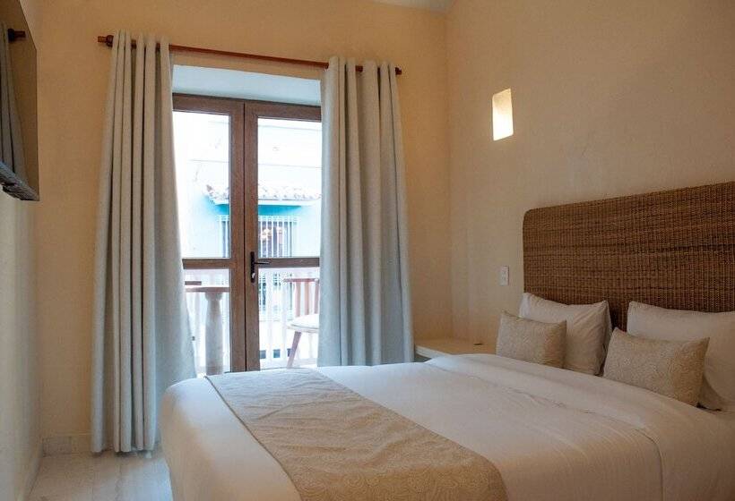 اتاق لوکس با بالکن, Casa Noa Colonial Rooms